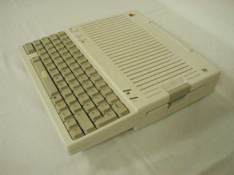 Apple IIC (2).jpg